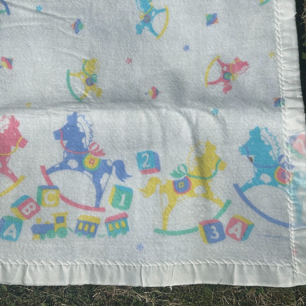 Vintage‎ 1987 Baby Blanket Rocking Horse Soft Care Large Satin Trim White Pink - Picture 4 of 9